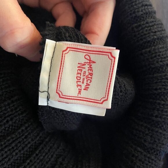 Nwt American Needle Coca Cola Pom Pom Beanie Pillow Line Black Ivory Red New Tag - Picture 9 of 10